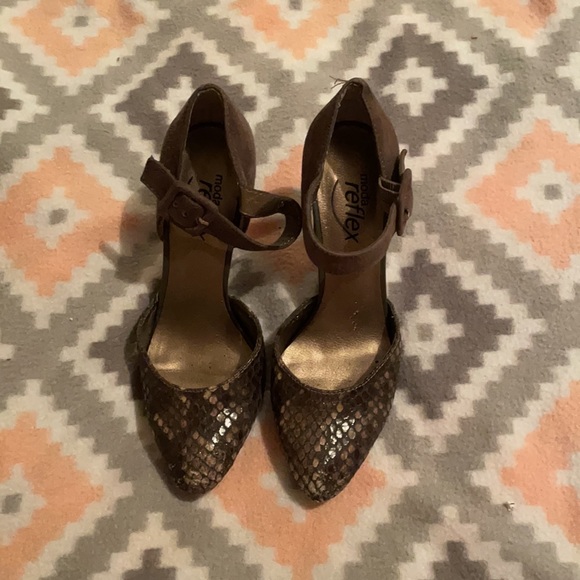 Very used high heels! - Picture 3 of 5